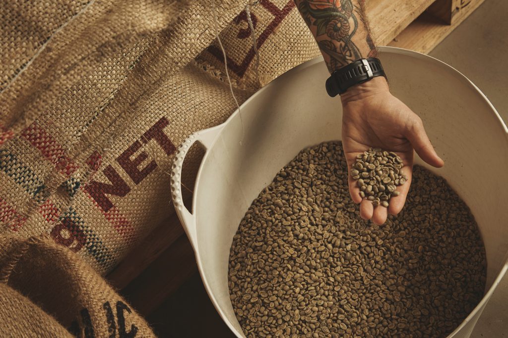 Xuất khẩu cà phê đã trở thành một ngành công nghiệp quan trọng của Việt Nam trong những năm gần đây.